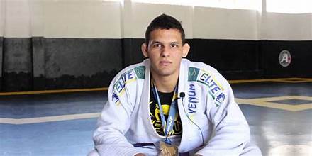 Fellipe Andrew Leandro Silva